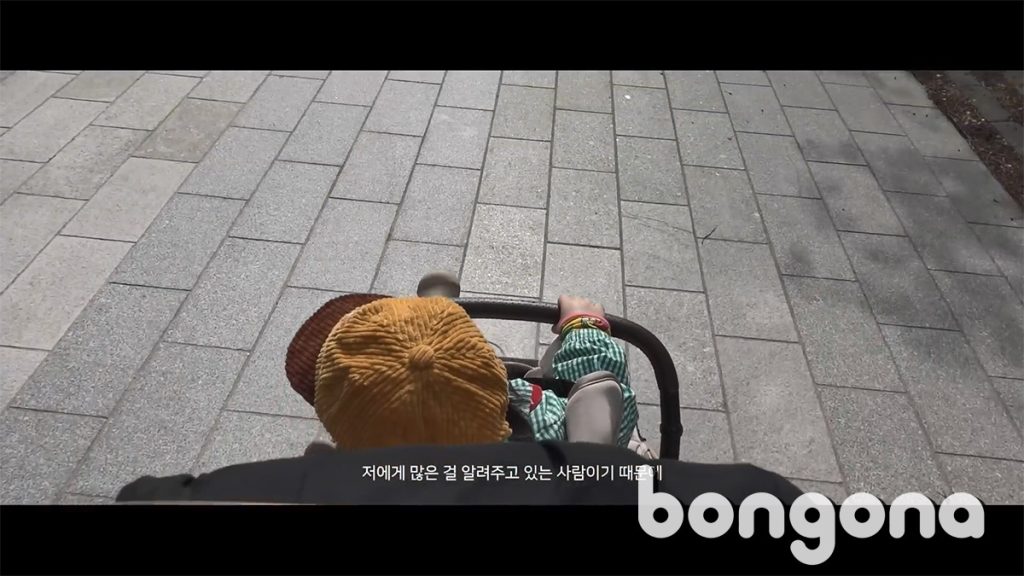 BIGBANG-SOL-shows-off-his-son-in-a-stroller
