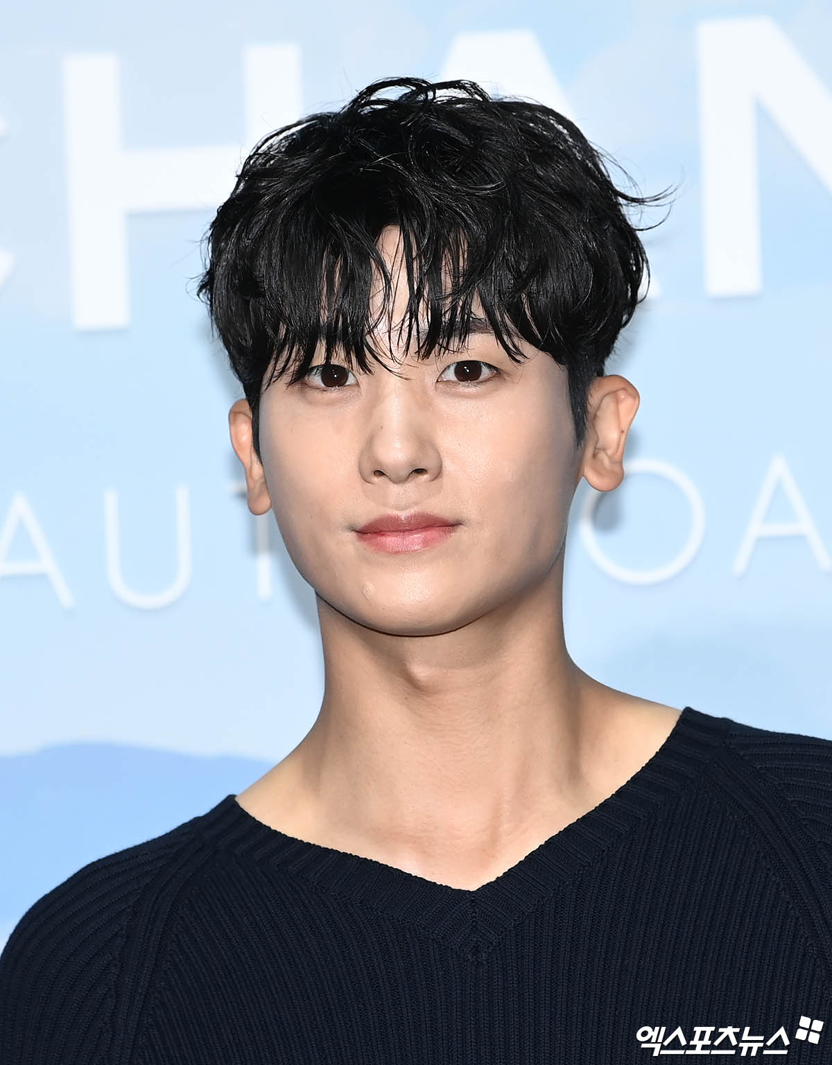 PCAVENGERS OFFICIAL on Twitter Press photos of Park Hyung Sik attending  the opening ceremony of the new CHANEL studio collection at Seongsudong  Seoul ParkHyungSik 박형식 CHANEL CHANELKOREA  Dispatch Korea  httpstcoYxyJ7YI1bi 