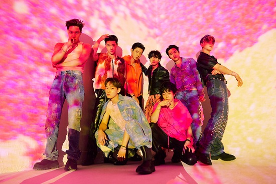 EXO、甘酸っぱい変身が成功...iTunesトップアルバムチャート全世界66地域1位