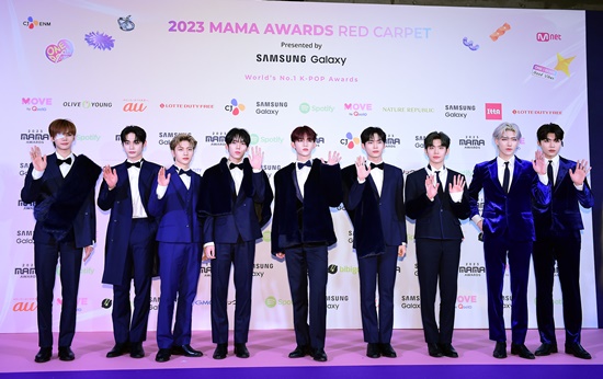 "非難多" SEVENTEEN「涙の大賞」...'大賞2冠王' NewJeans不参加 (2023 MAMA)