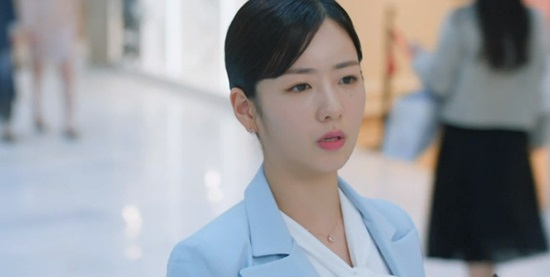 ドラマ『涙の女王』キム・ジウォン秘書役は、グループApinkユン・ボミ